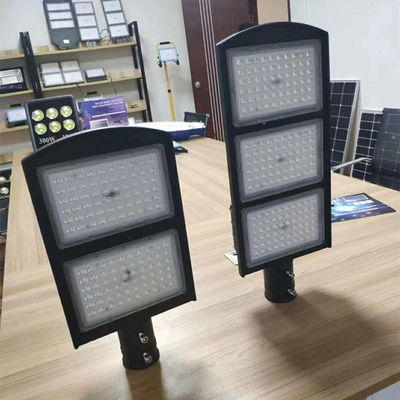 120W và 180W Thiết kế mới của đèn đường năng lượng mặt trời tất cả trong hai